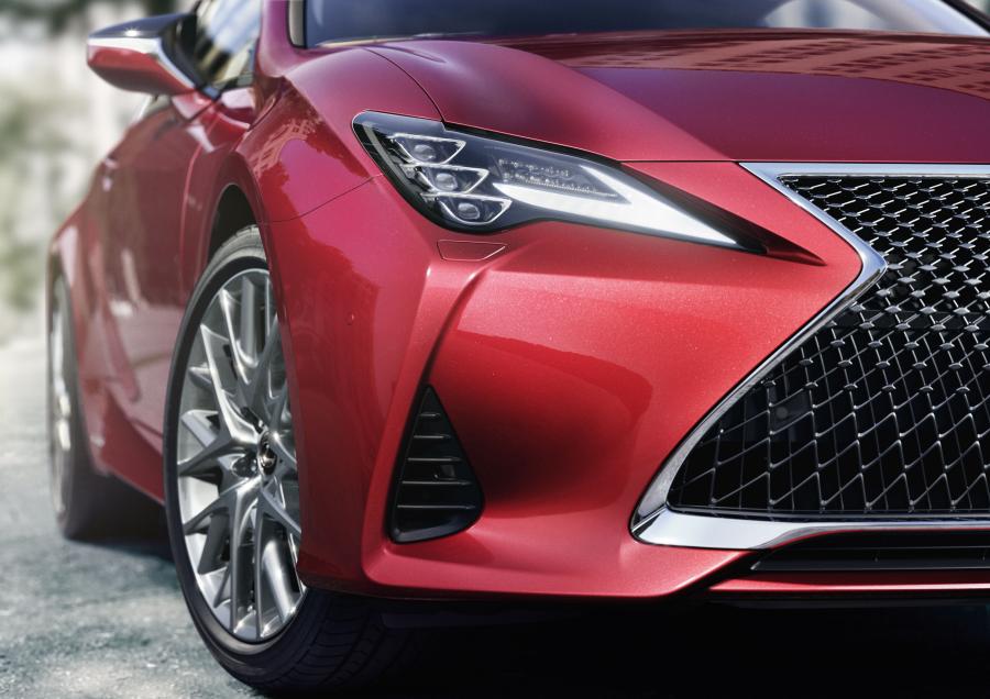 Детали экстерьера Lexus RC300h 2018 года  (WW) (фото 70 из 139)
